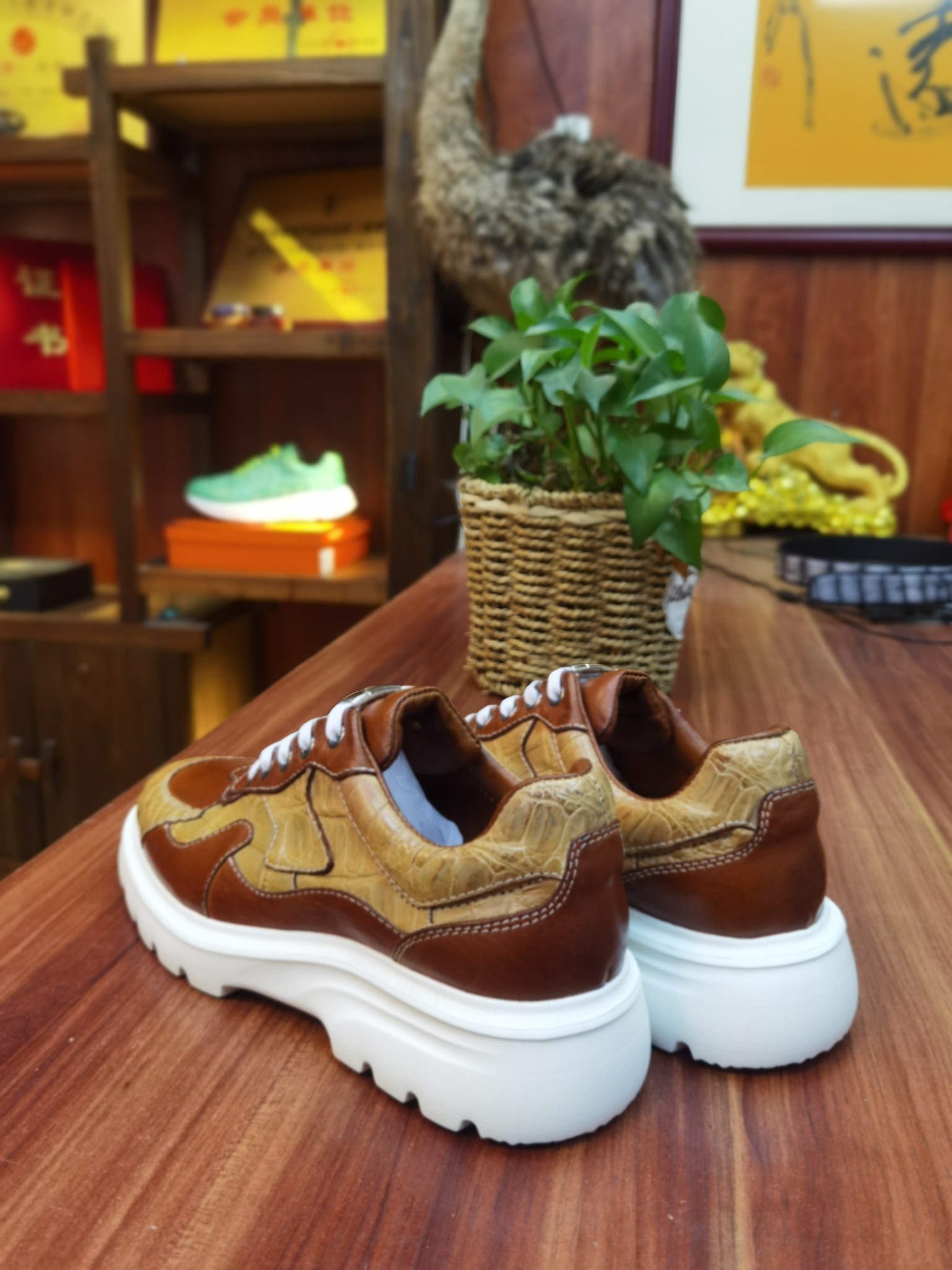 Alligator Leather Men's XL Sole Washed Lightweight Casual Shoes F093