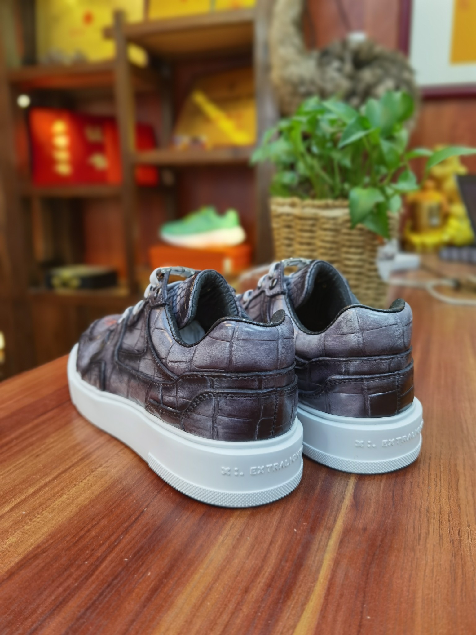 Alligator Leather XL Sole Washed Breathable Low-Top Sneakers FAS001 photo 2