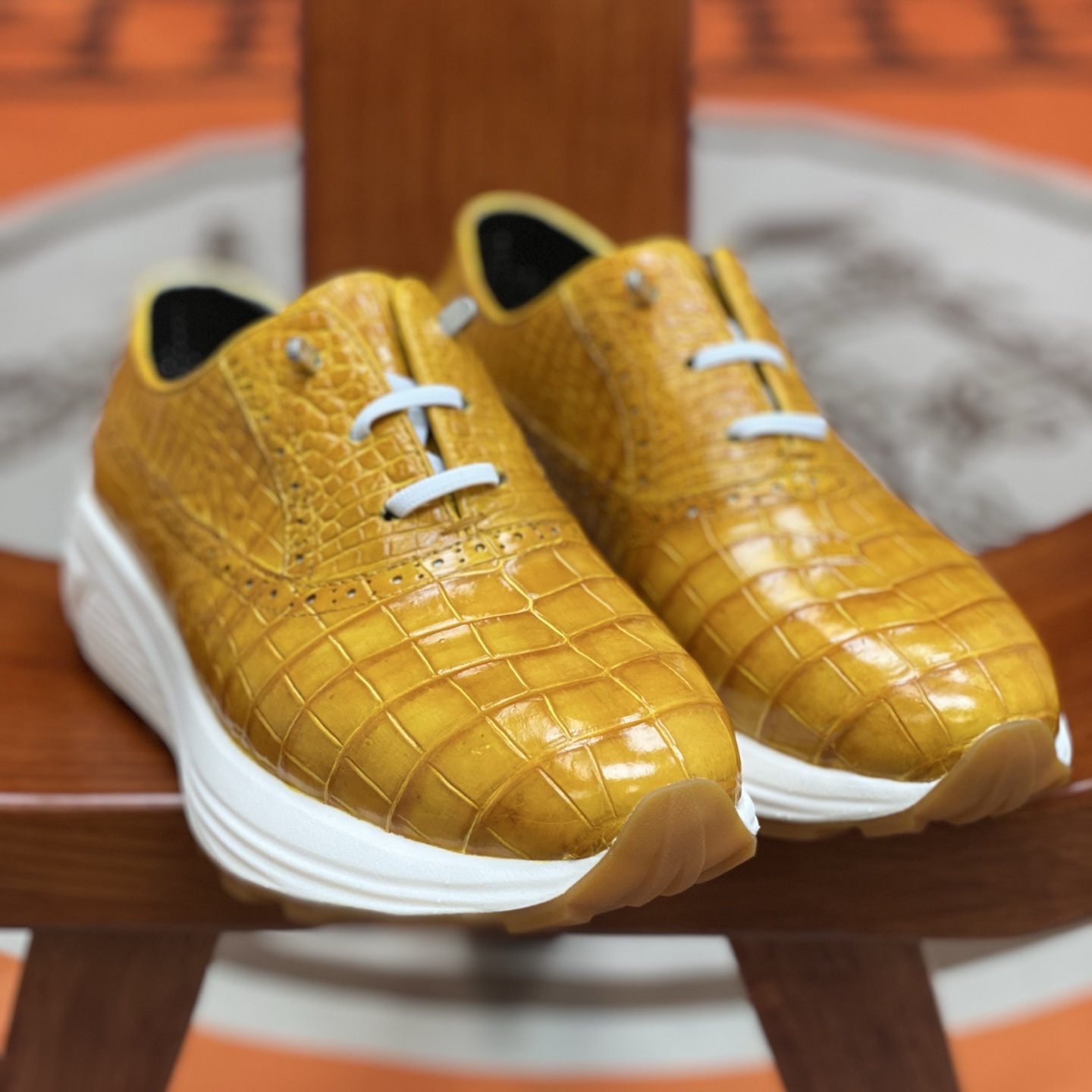Crocodile Leather Belly Cut Hand-Finished Water-Dyed Running Shoes FCS004