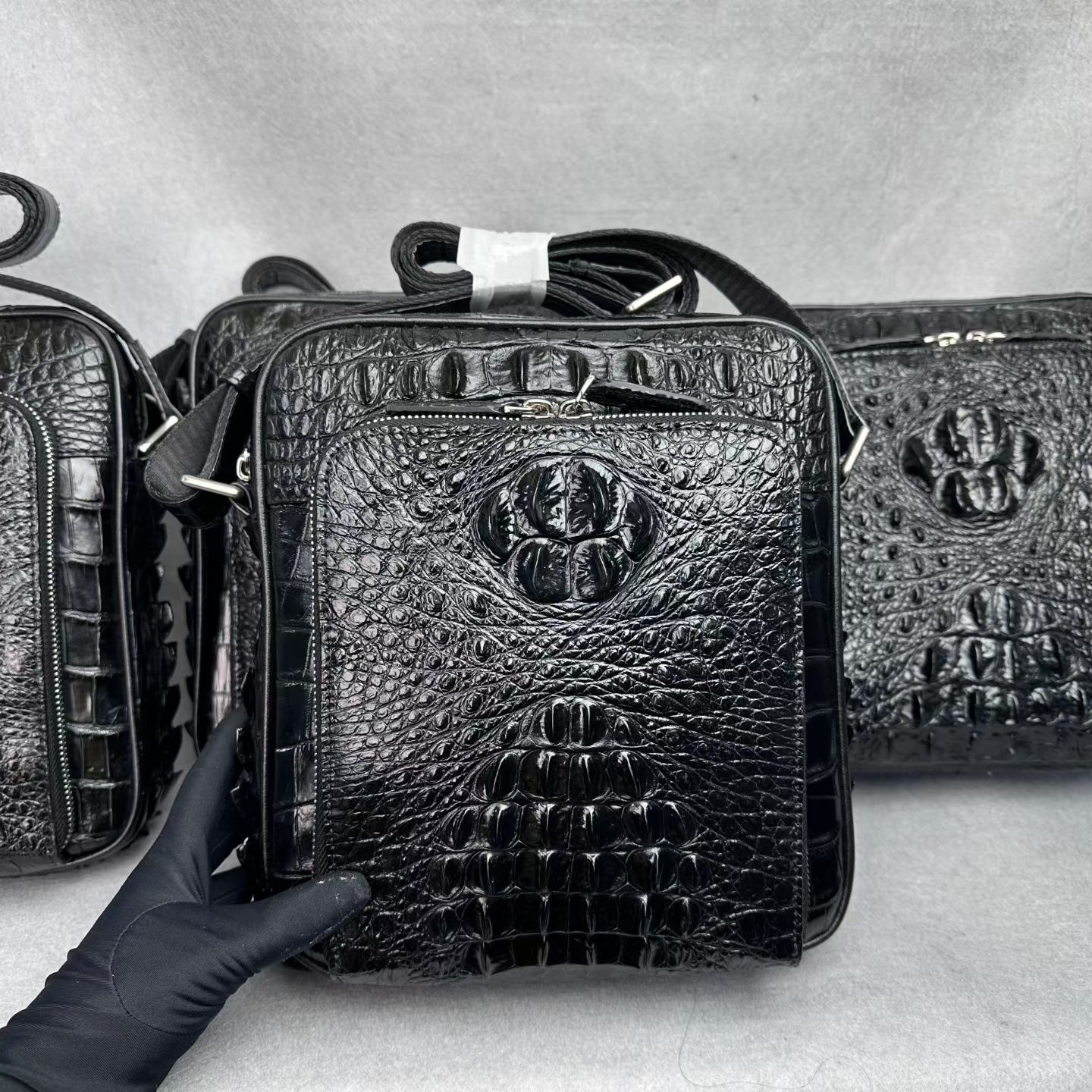Crocodile Leather Men's Hornback Water-Dyed 23 x 25 x 9cm Crossbody Bag HCB001