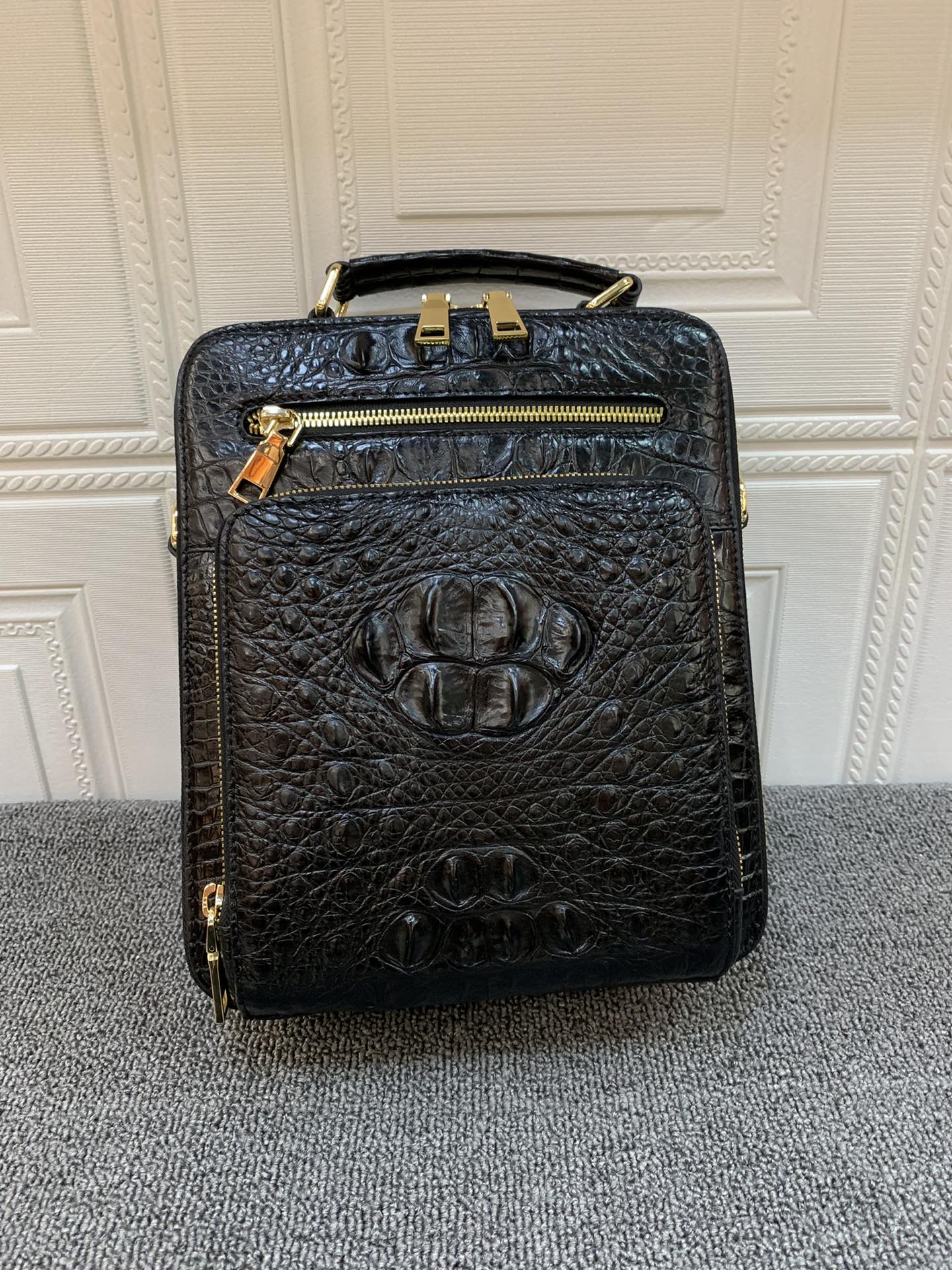 Crocodile Leather Men's Black Hornback Sling Backpack HCB012