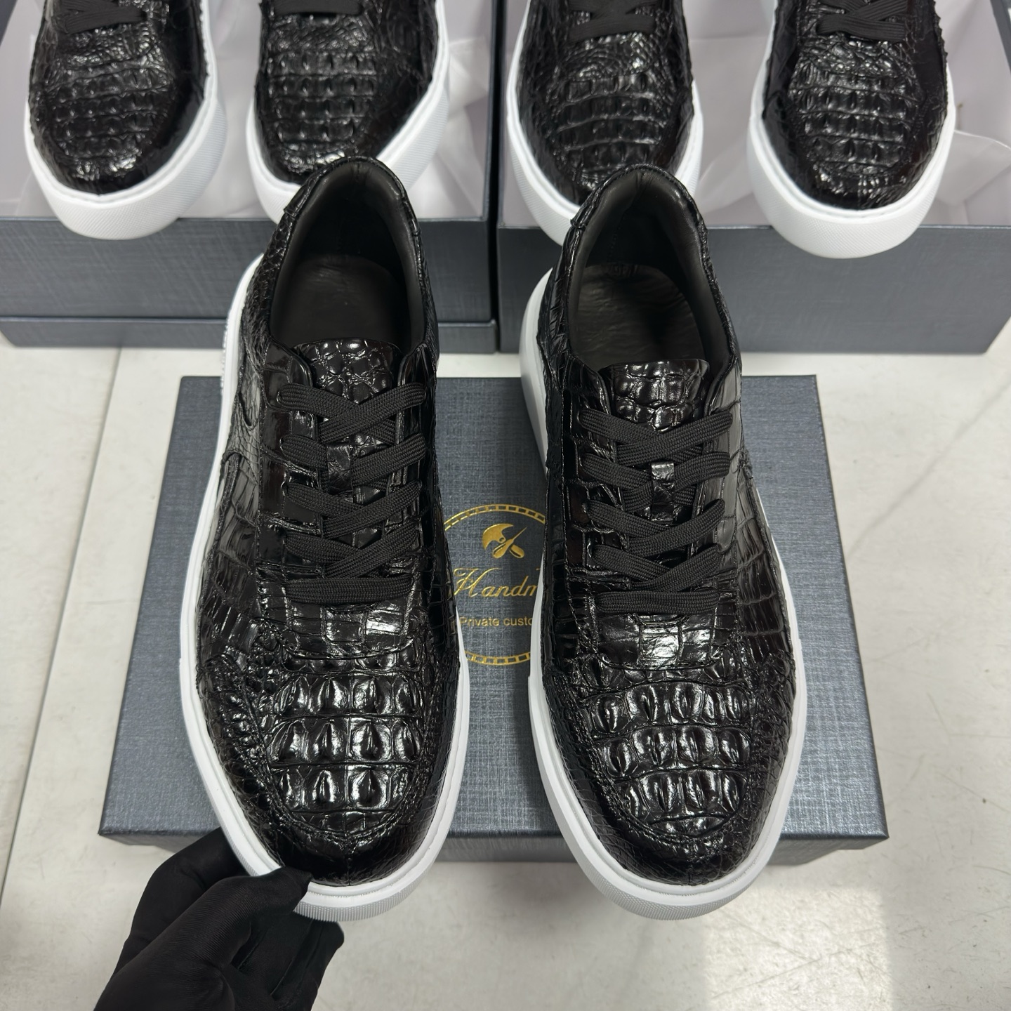 Crocodile Leather Black Full-Skin XL Sole Low-Top Sneakers HCS002