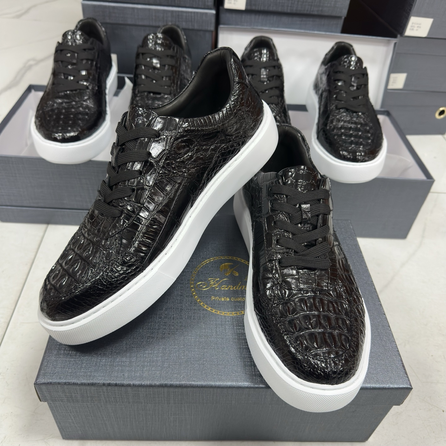 Crocodile Leather Black Full-Skin XL Sole Low-Top Sneakers HCS002 image 2
