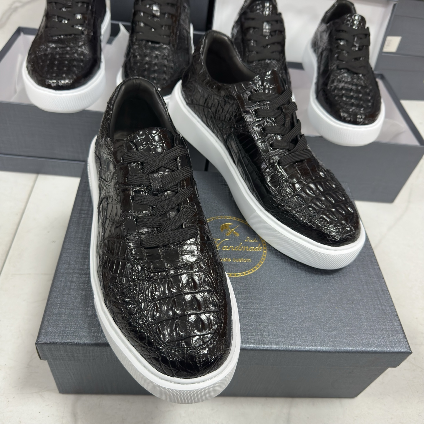 Crocodile Leather Black Full-Skin XL Sole Low-Top Sneakers HCS002 image 3