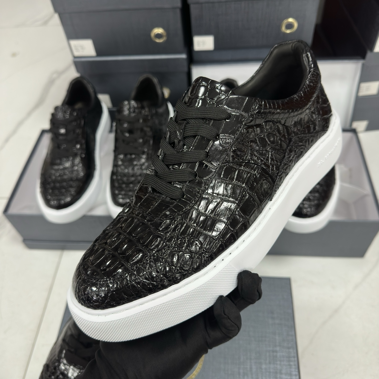 Crocodile Leather Black Full-Skin XL Sole Low-Top Sneakers HCS002 image 5