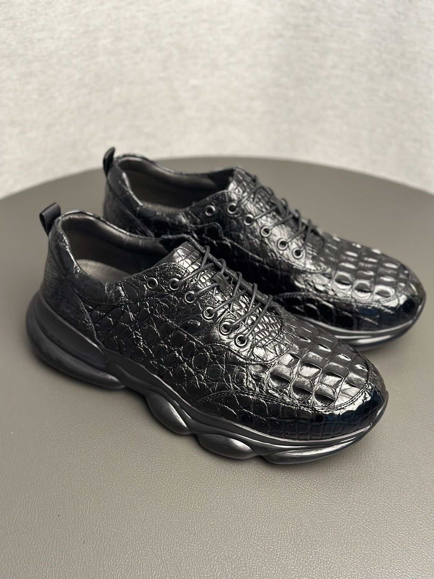 Crocodile Leather Black Hornback Air-Cushion Lace-Up Walking Shoes HCS006 photo 2