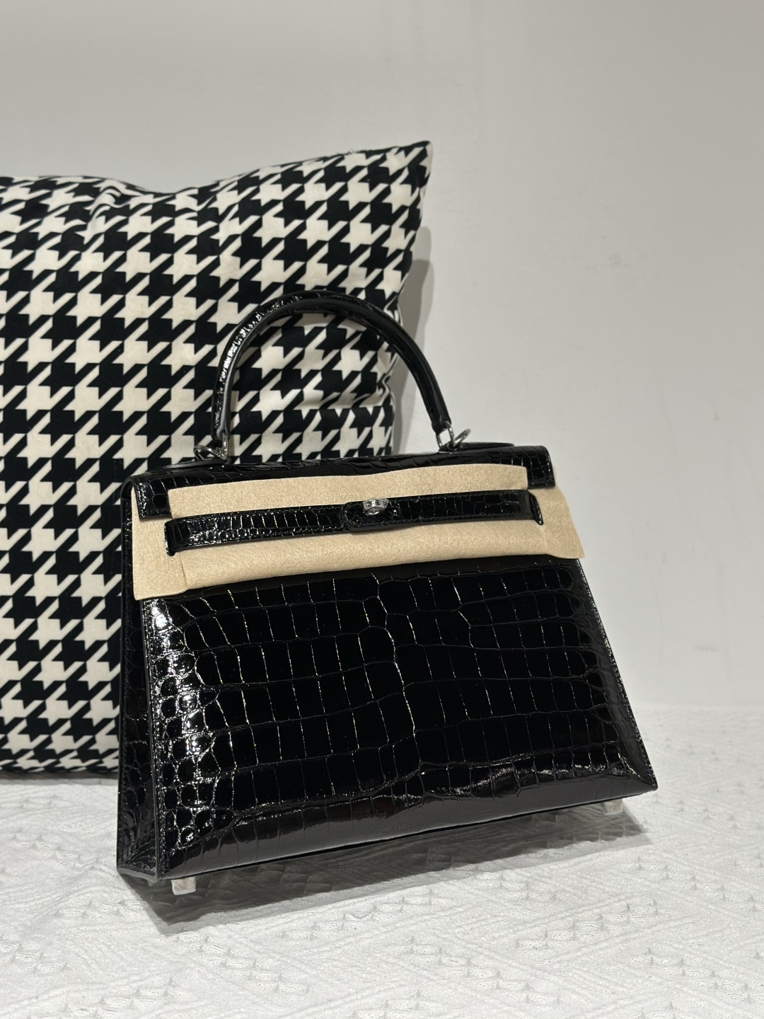 Crocodile Leather Black 28cm Glossy Silver Hardware Top Handle Bag WCB009