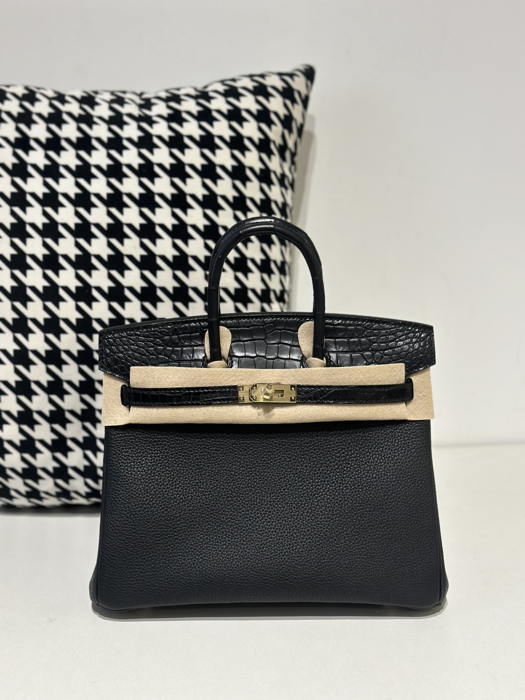 Crocodile Leather Black 25cm Matte Mixed Leather Gold Hardware Top Handle Tote Bag WCB052