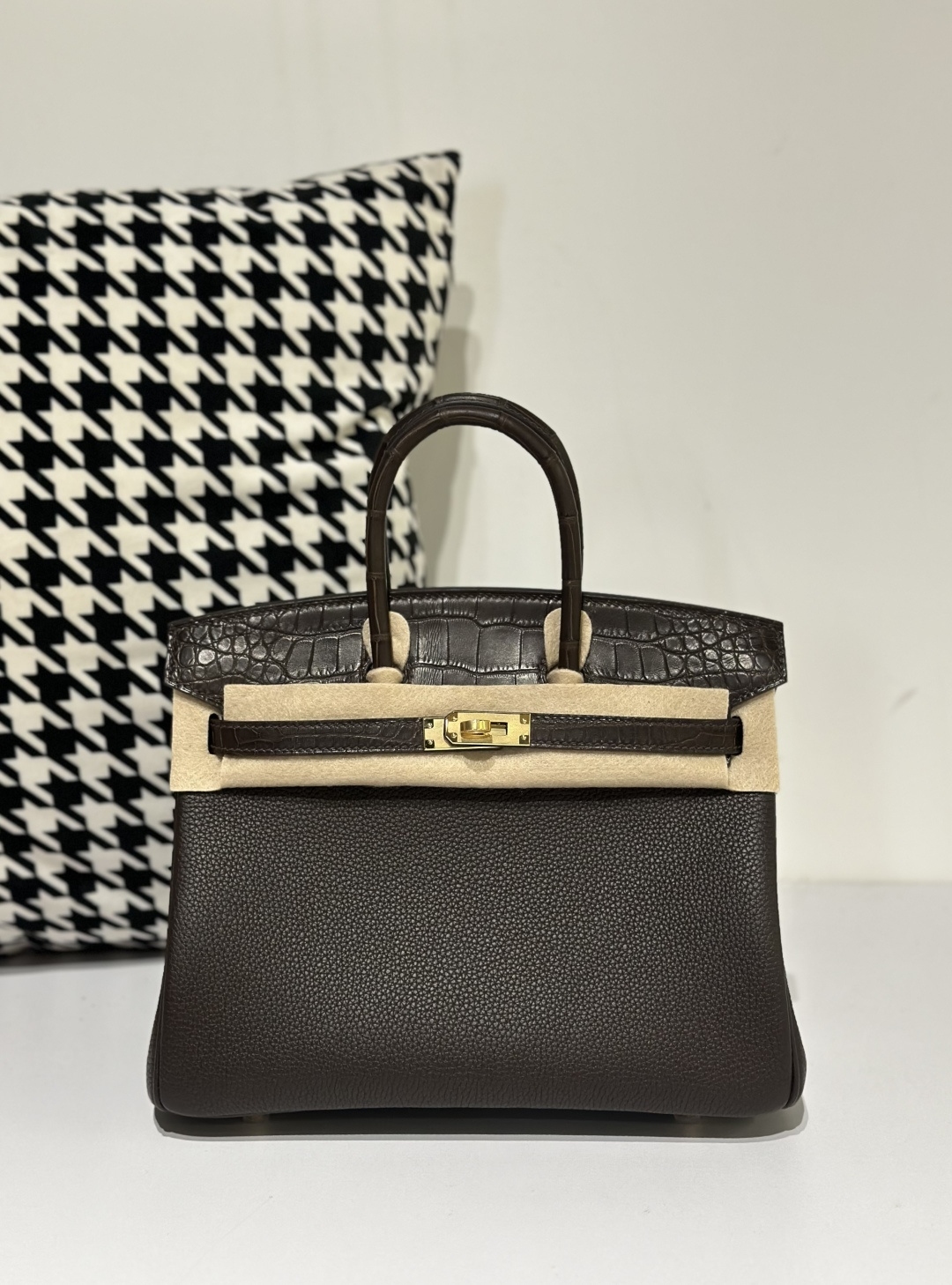 Crocodile Leather Ebony 25cm Matte Mixed Leather Gold Hardware Top Handle Tote Bag WCB057