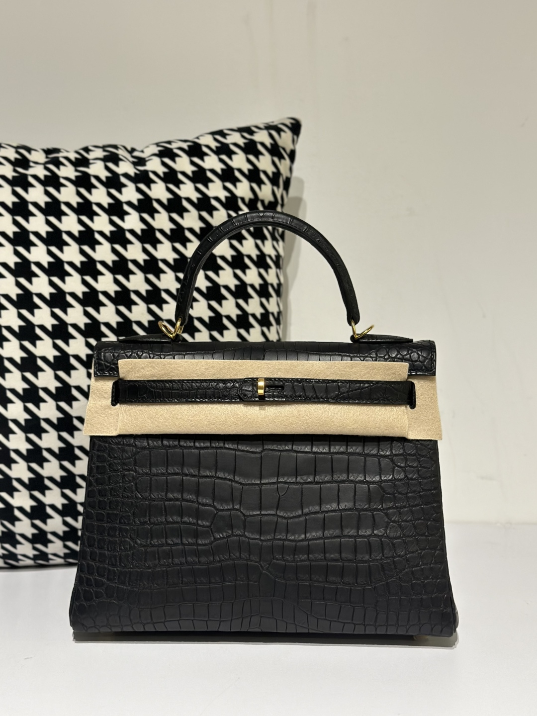 Crocodile Leather Inside Stitch Black 28cm Matte Gold Hardware Top Handle Bag WCB059