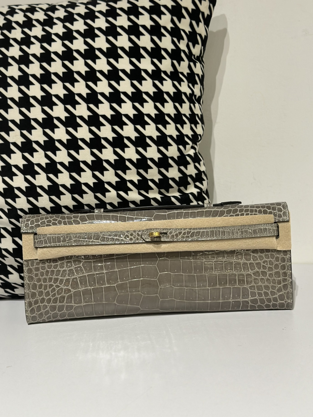 Crocodile Leather Dove Gray 31cm Glossy Gold Hardware Top Handle Bag WCB067