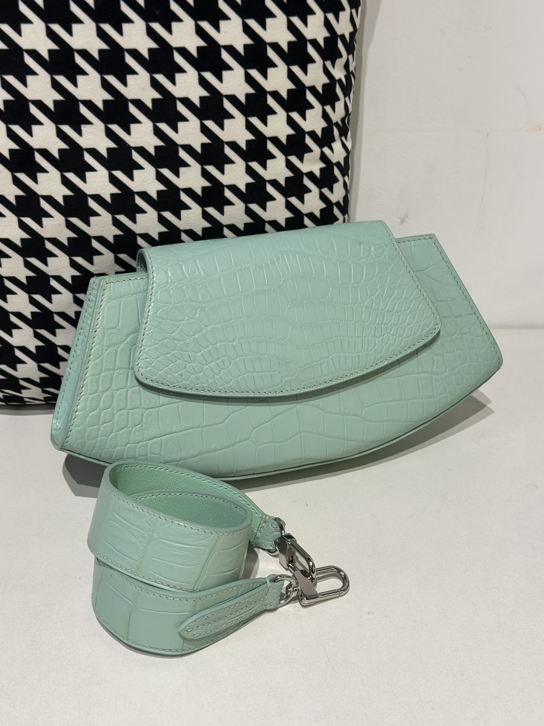 Crocodile Leather Women's Belly Cut Mint Green Silver Hardware Metal Hardware Clutch Bag WCB074
