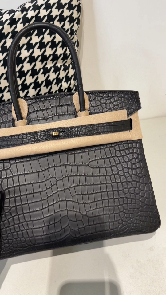 Crocodile Leather Black 30cm Matte Gold Hardware Top Handle Tote Bag WCB115