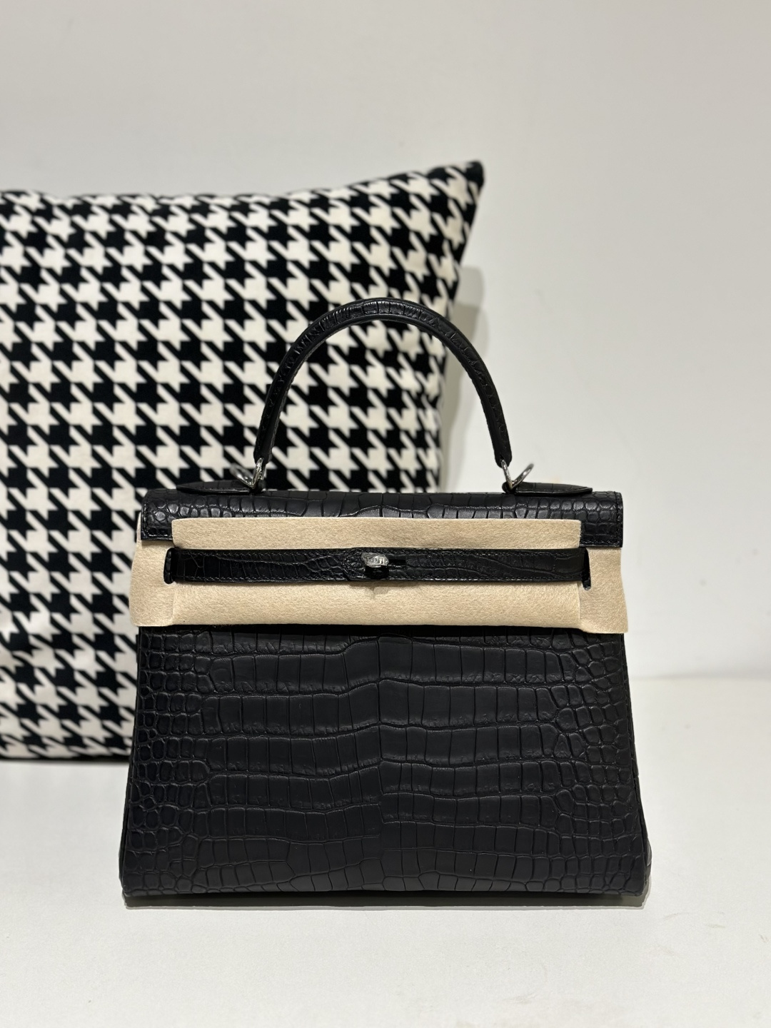 Crocodile Leather Inside Stitch Black 28cm Matte Silver Hardware Top Handle Bag WCB161