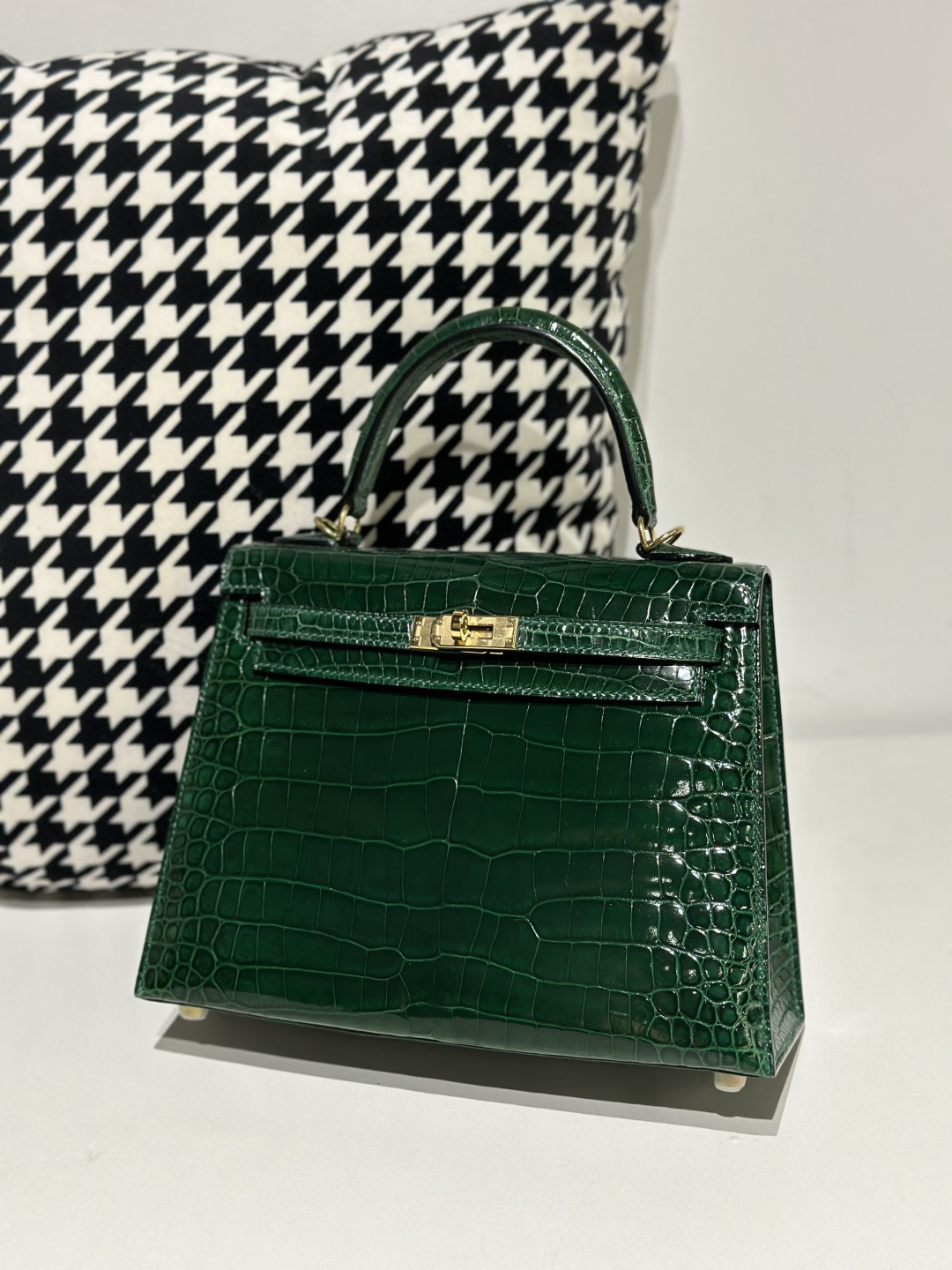 Crocodile Leather Emerald Green 25cm Glossy Gold Hardware Top Handle Bag WCB164