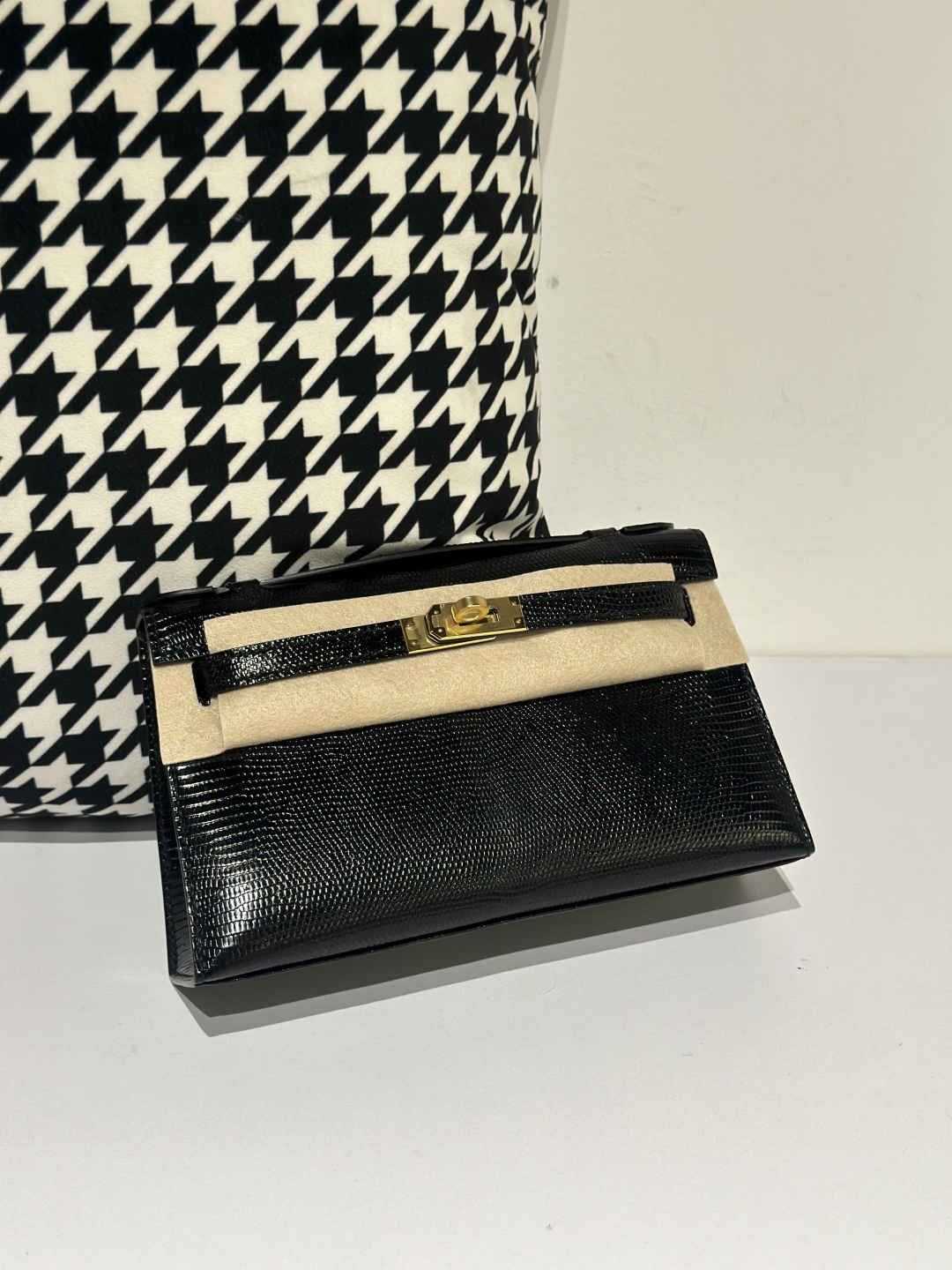 Lizard Leather Black Gold Hardware Series I Flap Shoulder Bag WLB028