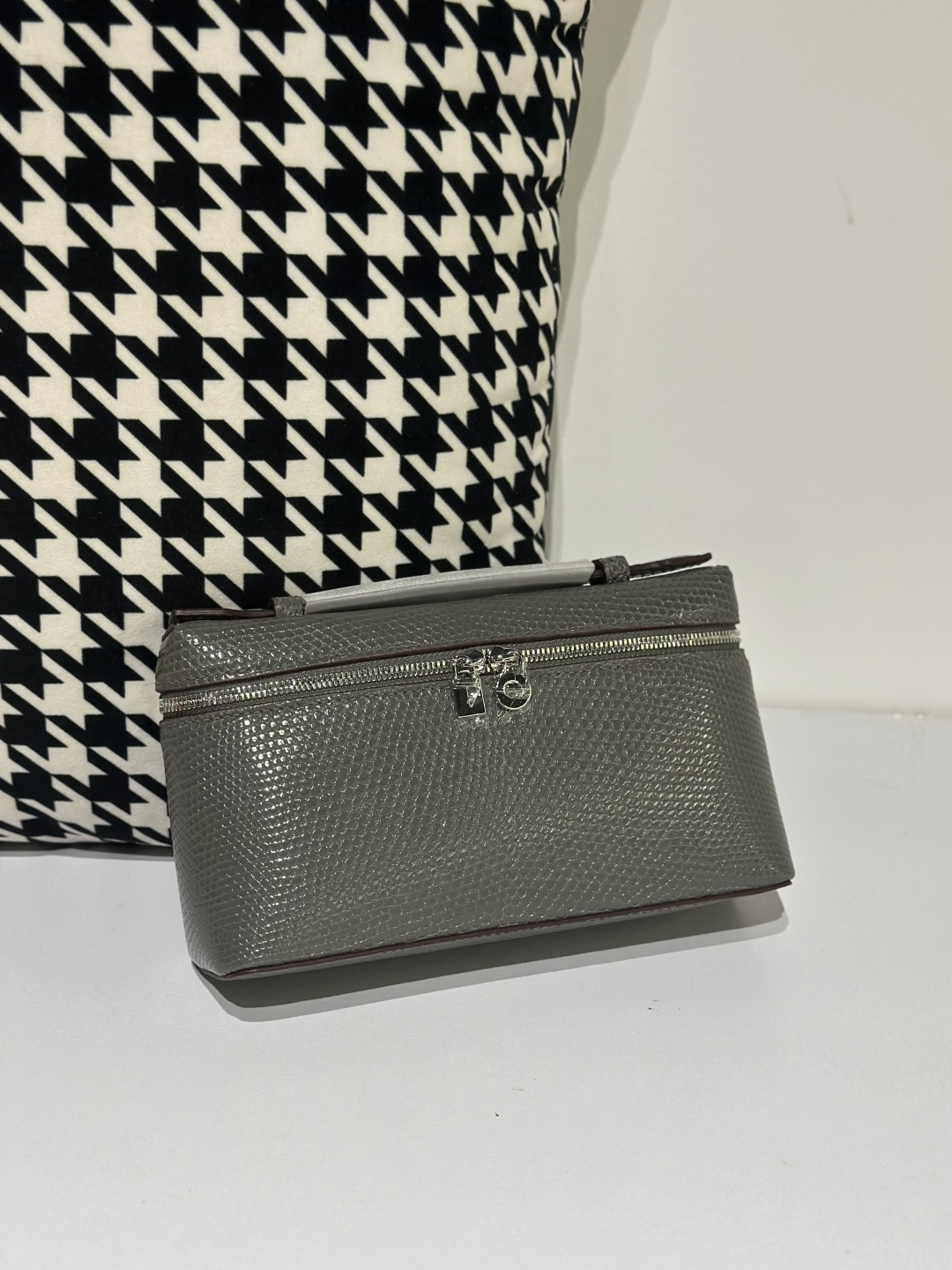 Lizard Leather Charcoal Gray 19cm Silver Hardware Top Handle Bag WLB052