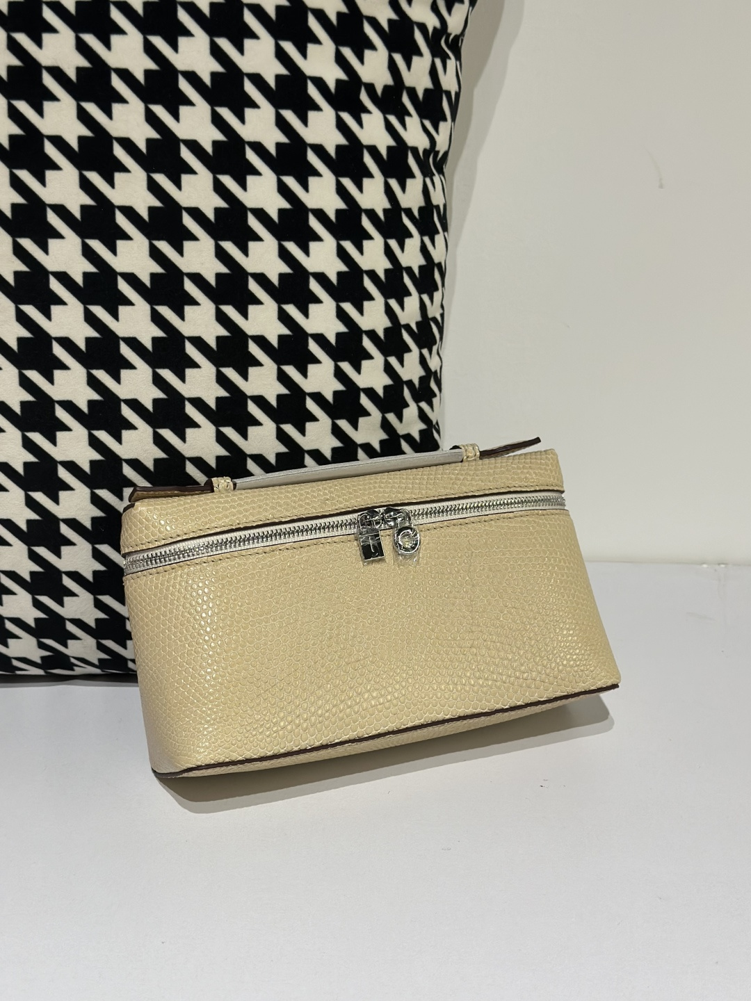 Lizard Leather Cream 19cm Silver Hardware Top Handle Bag WLB059
