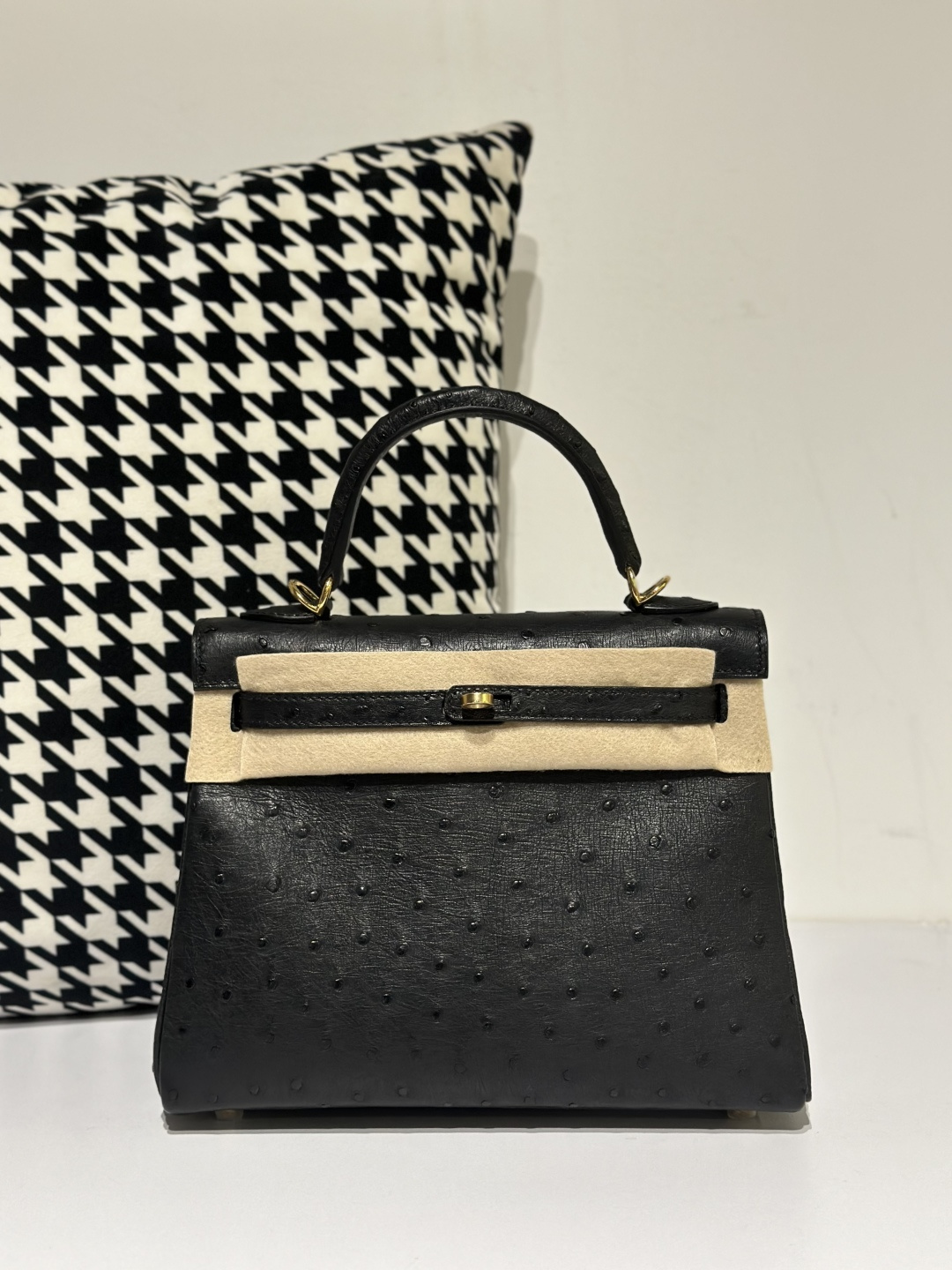 Ostrich Leather Black 25cm Gold Hardware Top Handle Bag WOB038