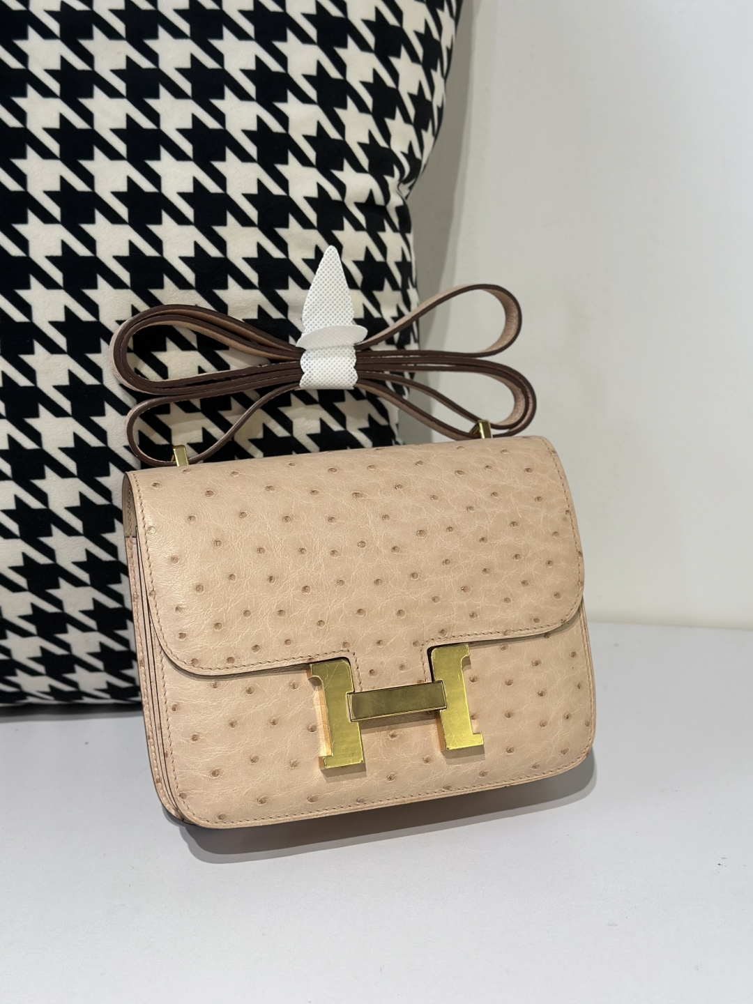 Ostrich Leather Rose Pink 18cm Gold Hardware Flap Shoulder Bag WOB074