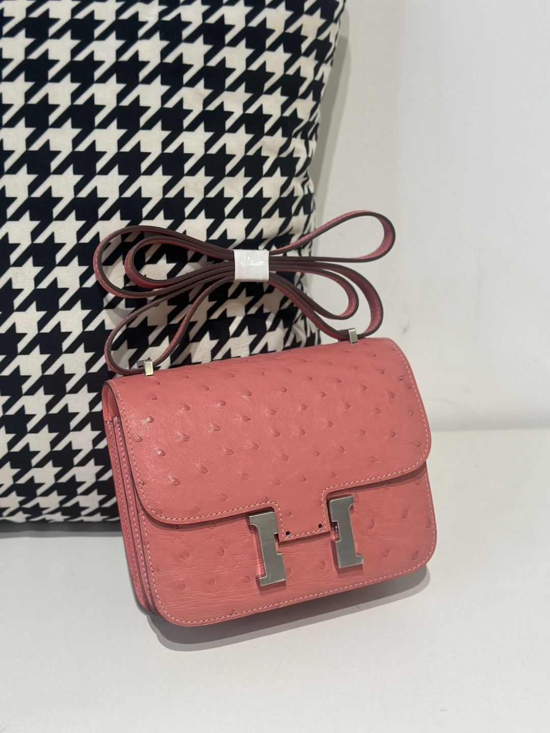 Ostrich Leather Ceramic Pink 18cm Silver Hardware Flap Shoulder Bag WOB076
